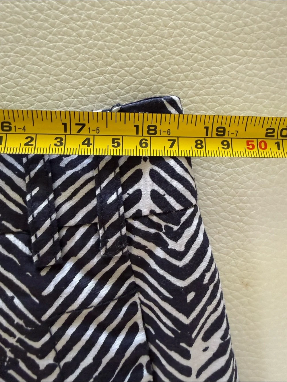 Tory Burch Women’s Navy Blue Tiger Zigzag Striped Shorts 3” Inseam